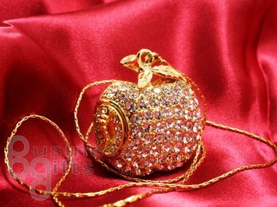 Флешка Яблоко. Ювелирное яблоко инкрустированное стразами.